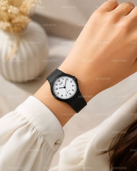 Casio Mini Classic Black White 34mm