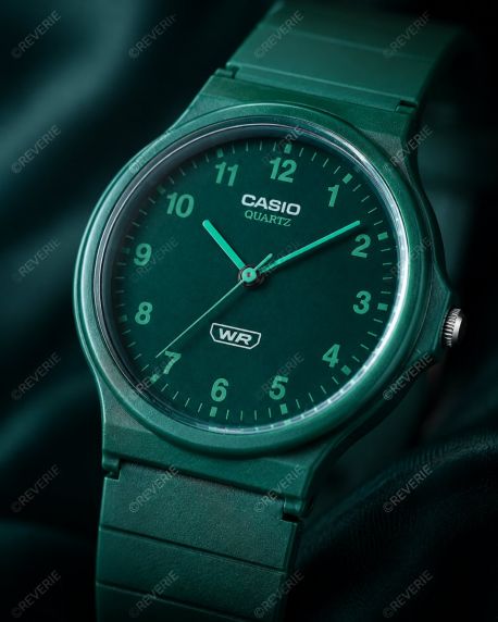 Casio Mini Classic Green 34mm