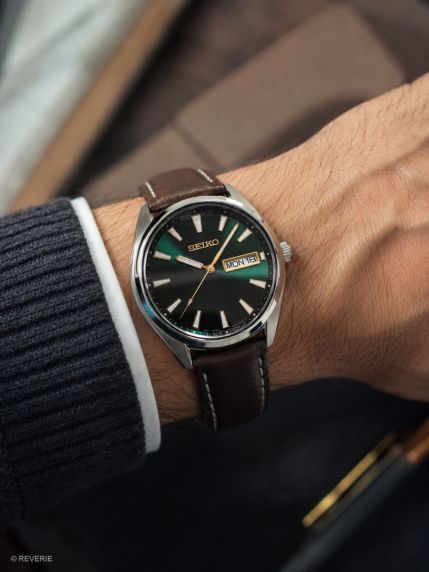 Seiko Mens Classic Green Leather 40mm